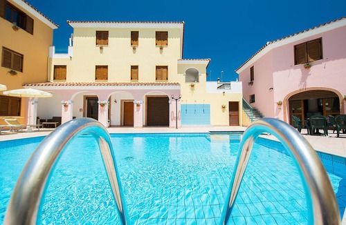 Sos Alinos Apartment | Idyllic Residence Cala Viola T6 2 Bedroom Apartment sleeps 6 persons