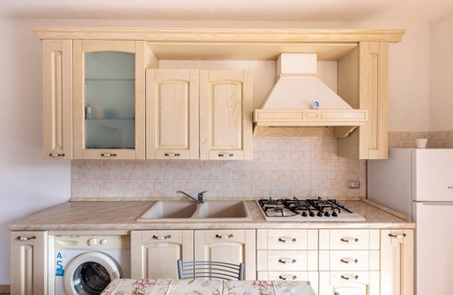 Lu Bagnu Apartment | In a residence with a private patio and air conditioning
