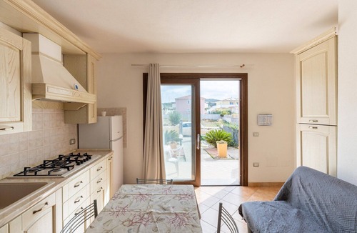 Lu Bagnu Apartment | In a residence with a private patio and air conditioning