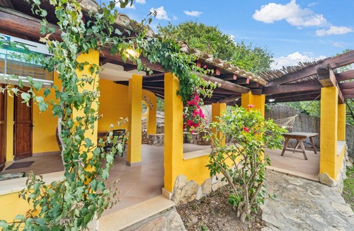 Torre delle Stelle House | Holiday Home 'Casa Agus' with Private Terrace and Private Garden