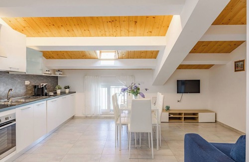 Porto Potenza Picena Apartment | Italian Experience-Seaside Apartment