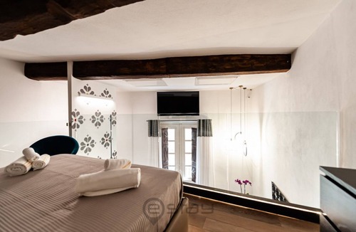 Historic Castle District House | KyS Castello - Perfect for groups up to 14