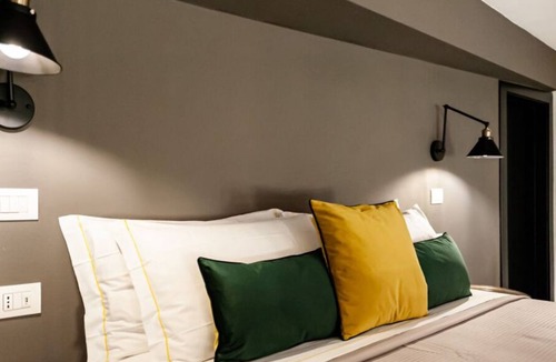 Historic Castle District House | KyS Castello - Perfect for groups up to 14