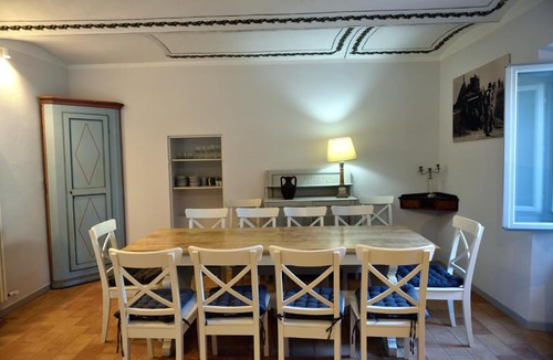 Treia Apartment | L'Appartamento, Casa del Fattore, Villa Luzi con AC e Piscina Pubblica