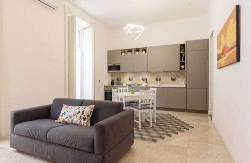 Montecalvario Apartment | L'Orchidea al Museo cozy city-center apartment for families and friends