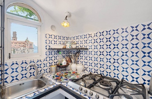 Castiglione Apartment | La Casa Del Giudice Amalfi Coast Apartment with Sea View, Private Terrace and Wi-Fi