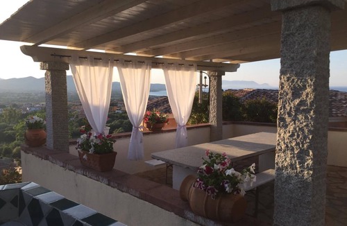 S'Iscala House | LARGE HOUSE BREATHTAKING VIEW 1 KM FROM THE SEA