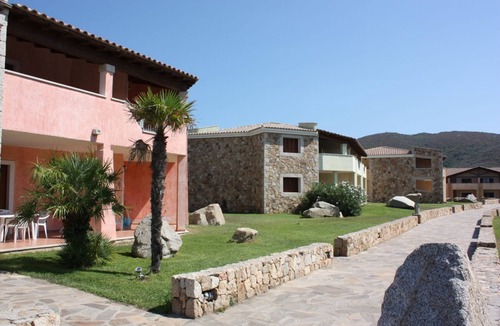 Golfo di Marinella Apartment | Le Corti Di Marinella 4p Garden View