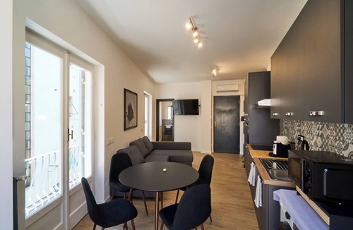 Atina Apartment | Loft Cantelmo 2 Balconies, Ducal Palace, Old Town Arch & Atina's Highest Rooftop