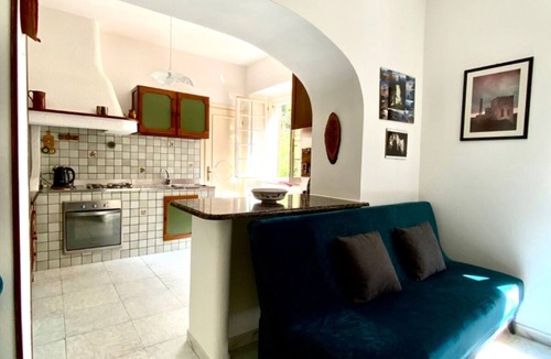 Bindua Apartment | Lovely 3-bedroom sea view with garden