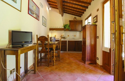 Castelfranco di Sopra Apartment | Lovely apartment for 3 guests with private pool, WIFI and pets allowed