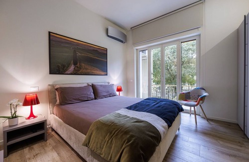 Sant' Ambrogio Apartment | Lovely apartment for 6 guests with WIFI, A/C, TV and balcony