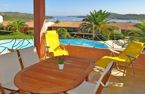 Porto Pozzo Apartment | Lovely apartment for 4 guests with pool, WIFI, A/C, terrace, pets allowed and parking