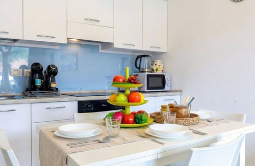 Viddalba Apartment | Lovely apartment for 4 people with A/C, pool, WIFI, TV, balcony and pets allowed