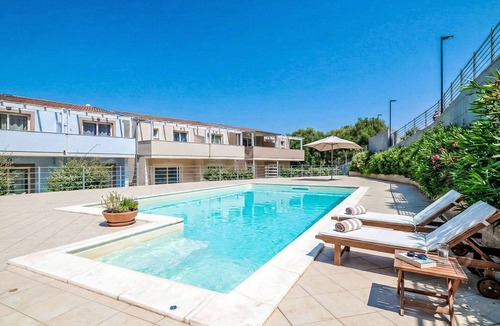 Viddalba Apartment | Lovely apartment for 4 people with A/C, pool, WIFI, TV, balcony and pets allowed