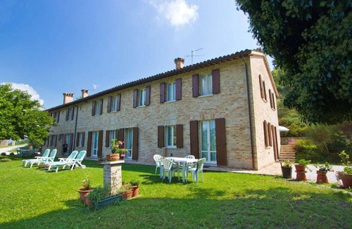 Urbino Villa | Lovely apartment in villa for 3 people with WIFI, pool, TV and panoramic view, close to Urbino