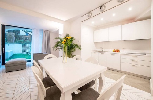 Sant'Agnello Apartment | Luxury Apartment with Garden and Pool