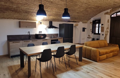 Historic Castle District Apartment | LUXURY DIMORA CANELLES