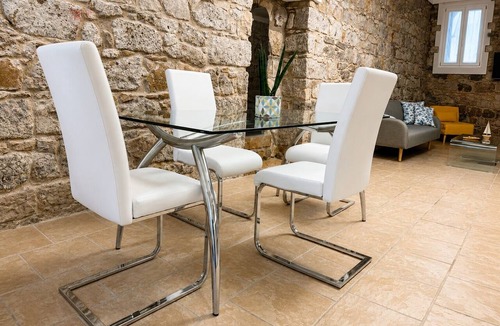 Carloforte Apartment | Maison Tabarka: Comfort and Design Suites in the Historic Center of Carloforte