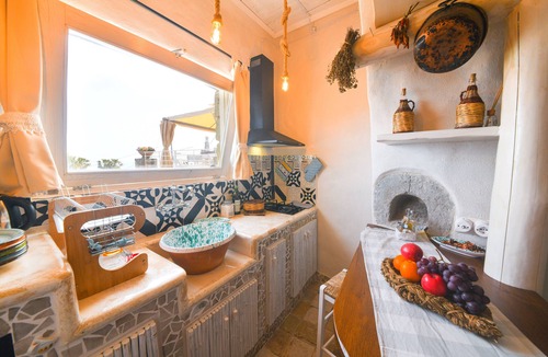 Lacco Ameno Apartment | Monolocale con Vasca Idromassaggio Privata - Belgodere Apartments