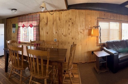 South Fork Cabin | Mountain cabin with river views sleeps 11 . 15 minutes from Wolf Creek Ski Area.