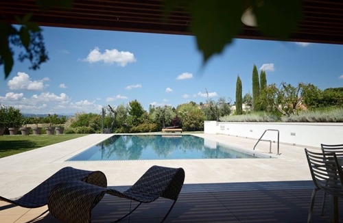 San Marcello Villa | Nestled among the gentle hills of San Marcello, where the eye wanders across lush greenery and the silhouette of the mountains, stands a private villa designed for those who wish to slow down, breathe deeply, and enjoy the luxury of time.Offering 500 sqm