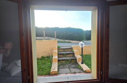 Rena Majore Apartment | Newly Fitted Out 2 Bed Apartment, 1km from Beach