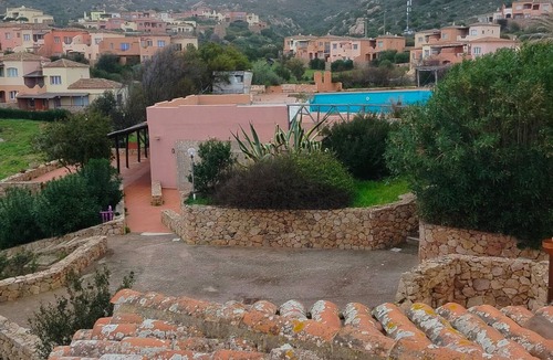 Canneddi Apartment | Nice apartment for 4 guests with A/C, pool, TV and patio