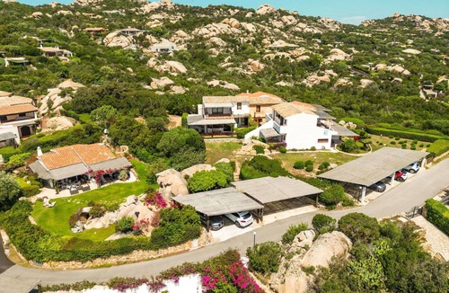 Punta Sardegna Apartment | Nice apartment for 3 guests with TV and patio