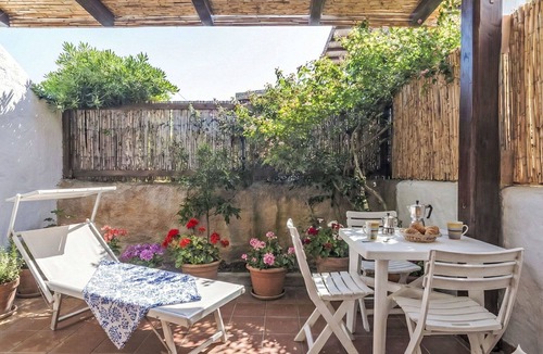 Punta Sardegna Apartment | Nice apartment for 3 guests with TV and patio