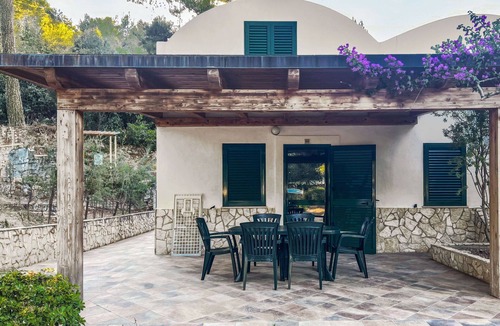 Peschici Apartment | Nice apartment for 4 people with A/C, TV, terrace and pets allowed