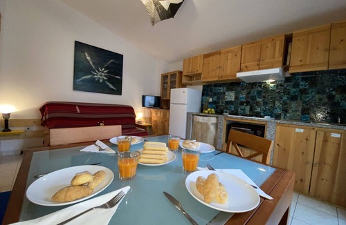 La Caletta Apartment | Nice apartment for 4 guests with WIFI, TV and terrace