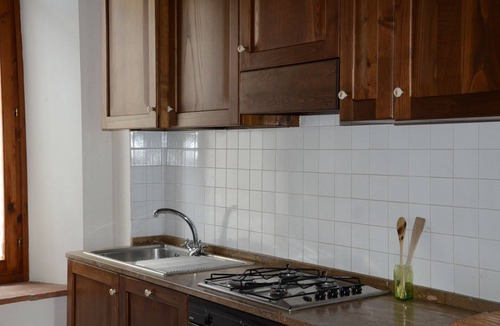 Capolona Apartment | Nice apartment for 4 people with pool, WIFI, TV, patio and pets allowed, close to Arezzo