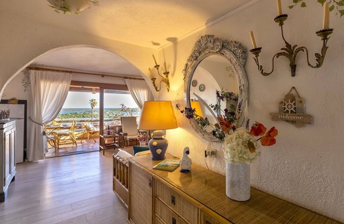 Golfo di Marinella Apartment | Nice apartment for 5 people with pool, A/C, TV, terrace and pets allowed