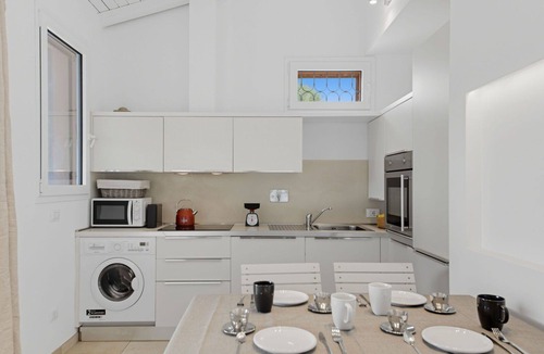 Porto Istana Apartment | Nice apartment for 5 people with WIFI, A/C and patio