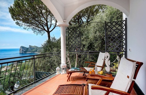 Marina del Cantone Apartment | Nice apartment for 4 guests with WIFI, TV, balcony and panoramic view, close to Sorrento