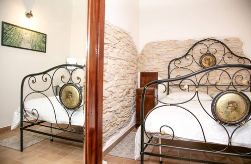 Urbino Condo | NICOLO 'URBINO FARMHOUSE - 2 FLOOR APARTMENT