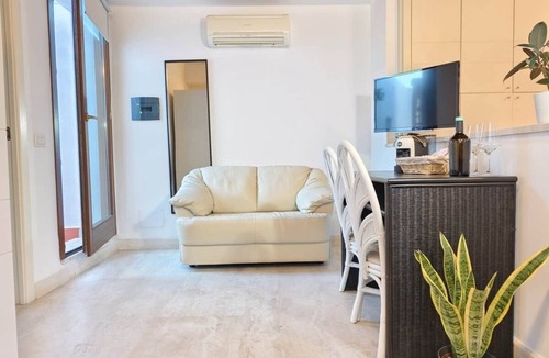 Marina District Apartment | Oidu - Cagliari Suites 5