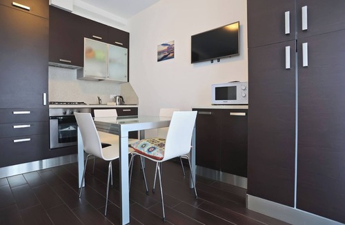 Marina Centro Apartment | One-bedroom apartment with balcony equipped with every comfort 300m from the beach in Rimini