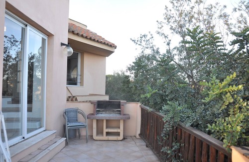 Baia Caddinas Apartment | Original panoramic apartment in a seaside villa