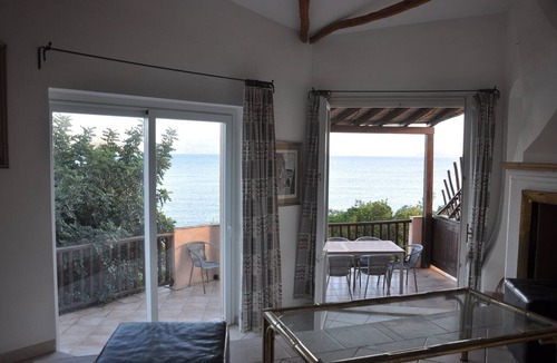 Baia Caddinas Apartment | Original panoramic apartment in a seaside villa