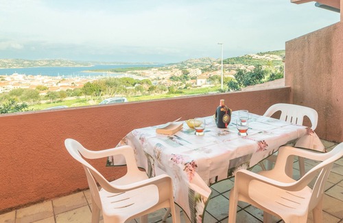Palau Apartment | Palau Three-Room Apartment with Sea View and Garden "B"