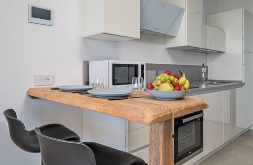 Golfo Aranci Apartment | 'Pascoli Suite Apartment' with Sea View, Wi-Fi and Air Conditioning