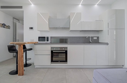 Golfo Aranci Apartment | 'Pascoli Suite Apartment' with Sea View, Wi-Fi and Air Conditioning
