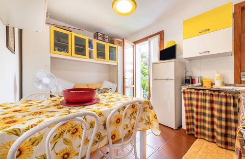 Calasetta House | Pet-Friendly Holiday Home 'Casa Leo' with Sea View, Garden & A/C