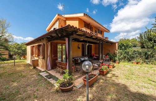 Torre delle Stelle House | Pet-Friendly Holiday Home Villa 'Melograno' with Garden, Terrace & BBQ