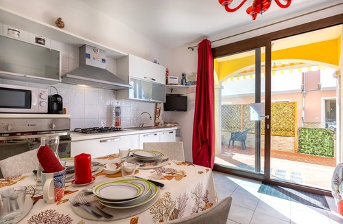 Lu Bagnu House | Petra Maris Holiday Home with Private Garden, Balcony and Wi-Fi