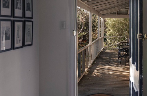 Daylesford House | Piccadilly House Daylesford ~ Walk to main street!