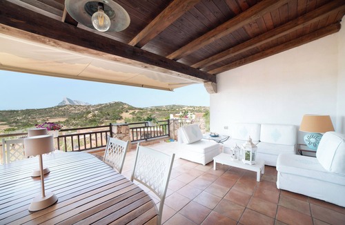 Tiriddo House | Porto Taverna Lu Nibareddu Villa with sea view terrace