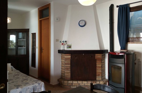 Vasto Apartment | Private house with porch and garden, just steps from the beach